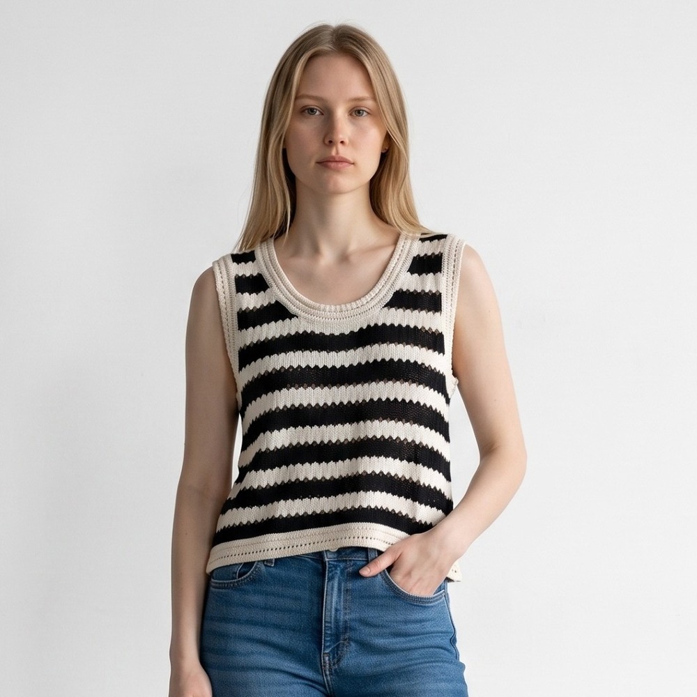 En creme Coastal Black White Striped Knit Crochet Sleeveless Top one size